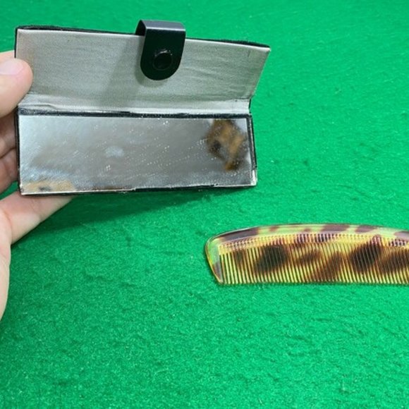 Small portable mirrors with comb, cloth case with mirror and comb - Picture 2 of 10